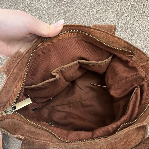Suede Leather Purse / short straps and long cross body strap (Urban Outfitters) - Picture 5 of 9